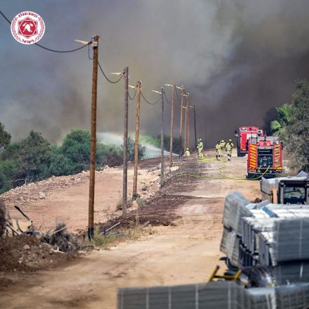 الطيبة: حريق في احراش واخلاء منازل في سلعيت 